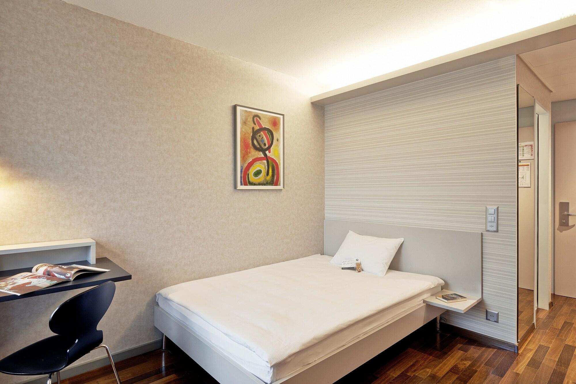 Hotel Sorell Ador 3*